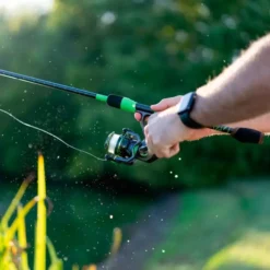 Googan Squad Green Series Spinning Reel -Baits Sales 220929 googan squad green spinning reel lifestyle 02 1