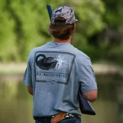 DUX Waterfowl Co. DUX Mallard Curl T-Shirt 5 DUX Waterfowl Co. DUX Mallard Curl T-Shirt -Baits Sales lifestyle dux mallardcurl tshirt 01